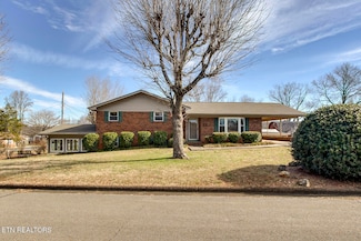 610 Hudson St, Athens, TN 37303