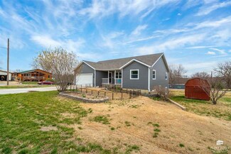 302 Quail Dr, Westmoreland, KS 66549