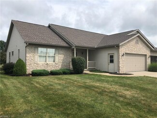 615 Pond View Cir NW Unit 15, Strasburg, OH 44680