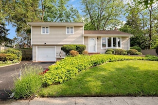 7 Knoll Ln, Jericho, NY 11753