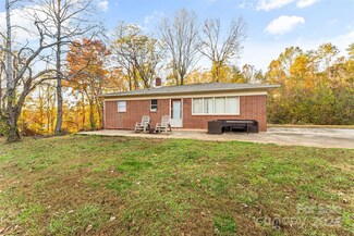 2725 Moose Lodge St, Morganton, NC 28655