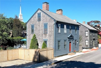83 Division St, Newport, RI 02840