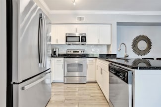 6492 Emerald Dunes Dr Unit 204, West Palm Beach, FL 33411