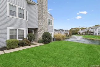 98 Lakebridge Dr N, Kings Park, NY 11754