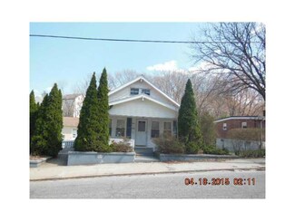 162 Transit St, Woonsocket, RI 02895
