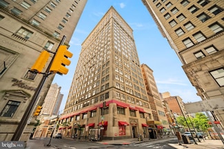 1500 Chestnut St Unit 17B, Philadelphia, PA 19102