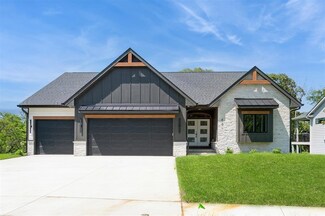 831 Richland Ct, van Meter, IA 50261