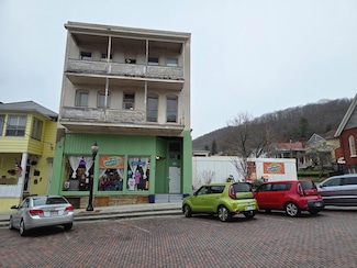 321 3rd Ave, Hinton, WV 25951