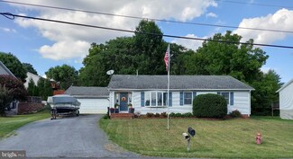 79 Putnam Dr, Inwood, WV 25428