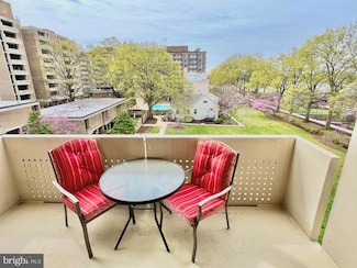490 M St SW Unit W304, Washington, DC 20024