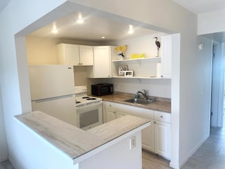 299 Camden Dr Unit M, West Palm Beach, FL 33417