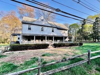 37 Dahmer Rd, Somerset, NJ 08873