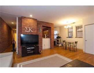 95 Gainsborough St Unit 105, Boston, MA 02115