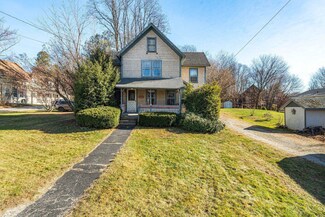 47 Summer St, Newport, NH 03773
