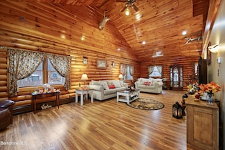 567 George Schnopp Rd, Hinsdale, MA 01235