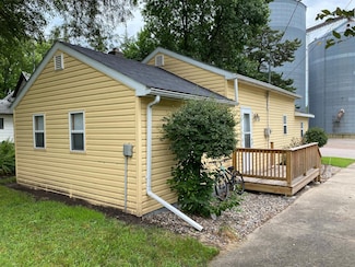 361 W 1st St, Morton, MN 56270
