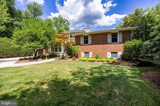 528 Elmwood Rd N, Marlton, NJ 08053