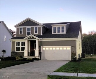 6514 Daisy Ln, Olmsted Falls, OH 44138