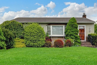 207 N 3rd St, Bethpage, NY 11714