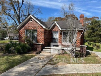 135 Carver Ave, Atmore, AL 36502