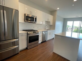 205 Maverick St Unit 413, Boston, MA 02128