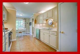 44 Waunona Woods Ct, Madison, WI 53713