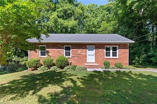 500 Heatherton Ln, Rural Hall, NC 27045