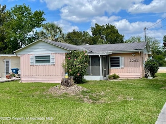6045 Colony Cir, Weeki Wachee, FL 34607