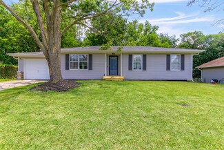 5676 N Rocky Fork Dr, Columbia, MO 65202