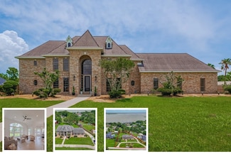 6802 Plantation Dr, Baytown, TX 77523