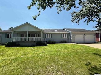 914 Poplar St, Osage, IA 50461