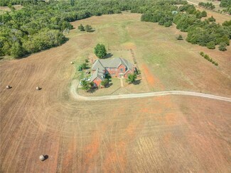 9650 E Forrest Hills Rd, Guthrie, OK 73044