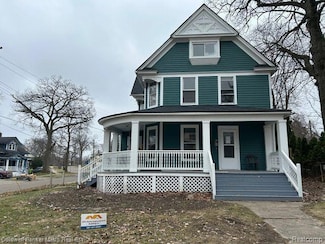 82 Palmer St, Pontiac, MI 48341