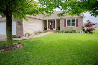 1735 Fountainbleu Dr, Worden, IL 62097