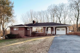 10050 Forest Dr, Collegedale, TN 37363