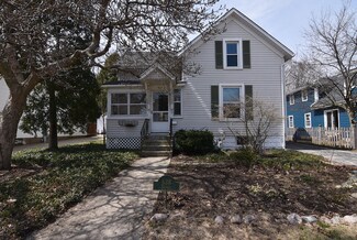 628 Illinois St, Geneva, IL 60134
