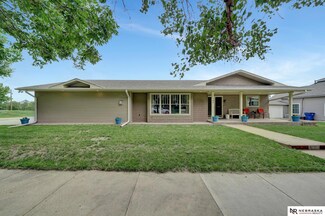 140 N Cottonwood Ave, Clatonia, NE 68328