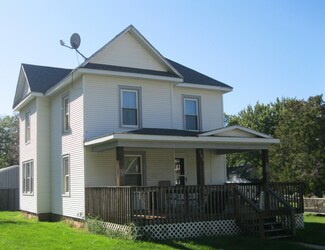 102 Water St, Russell, MN 56169