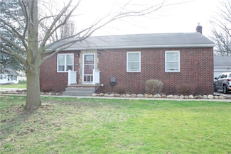 184 Elizabeth St, Mogadore, OH 44260