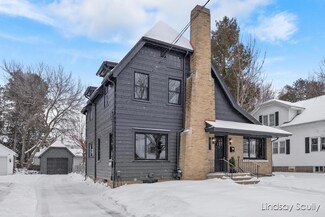 1851 Hillmount St NW, Grand Rapids, MI 49504