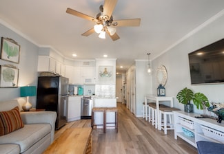 6102 Seawall Blvd Unit 212B, Galveston, TX 77551