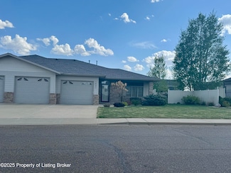 1847 2nd St W, Dickinson, ND 58601