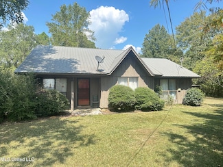 1403 Hunter Creek Rd, Charleston, MS 38921