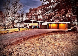 1727 N Jefferson St, Mexico, MO 65265