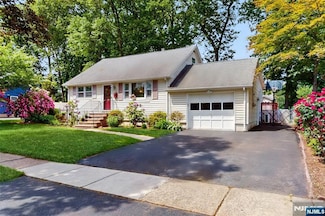 336 Ridgewood Blvd N, Township of Washington, NJ 07676