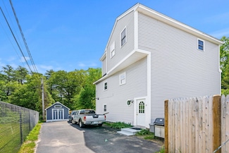 19 Fowlers Ct, Seabrook, NH 03874