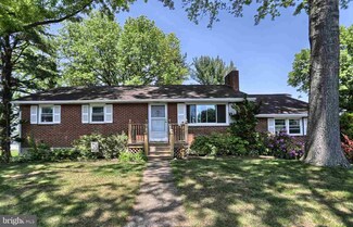 5340 Ridgeview Dr, Harrisburg, PA 17112