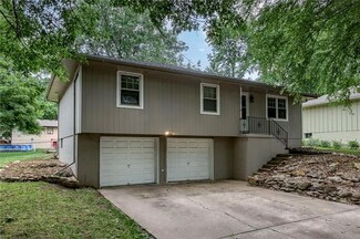 1802 SE Oak St, Oak Grove, MO 64075