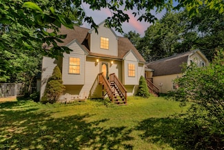 80 Spiller Hill Rd, Raymond, ME 04071