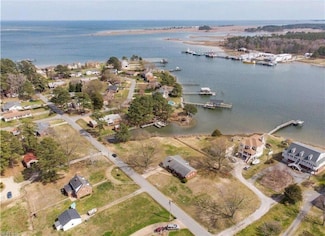 400 Dandy Loop Rd, Yorktown, VA 23692